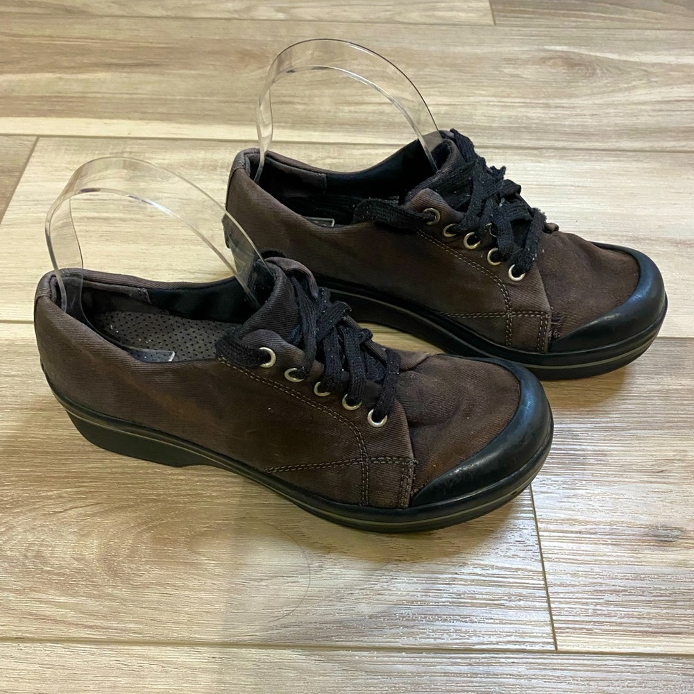Dansko Slip Resistant Women’s Shoes